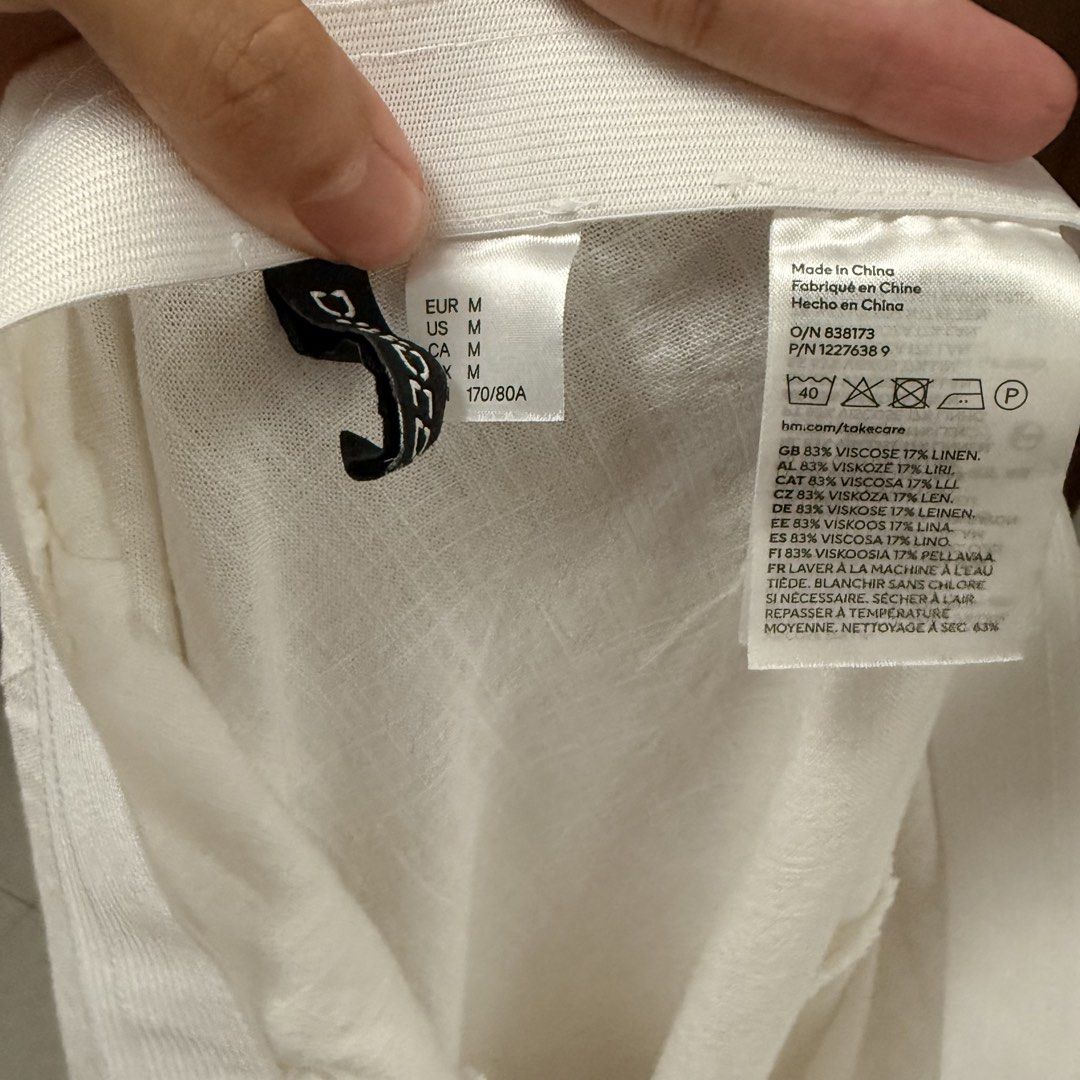 h&m linen blend long skirt (Category: Skirts) located in San Pablo. Submitted by decluttx (Listing ID 1458542001, Image 3). Description: size L height reference: 5'6.5.