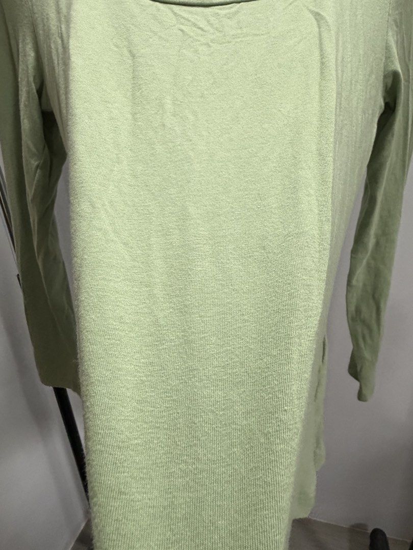 H&M Long Sleeve Blouse/Top (Category: Blouses) located in Taguig. Submitted by dyaaanel (Listing ID 1458545165, Image 3). Description: 🤍 H&M Long Sleeve Blouse/Top ✨ Selling Price: ₱100 🏷️ Brand: H&M 👗 Size: Large 💚 Color: Green 👚 Style: Long Sleeve Blouse/Top ✨ Great for layering or wearing alone! 🏷️ Condition: Pre-loved, good condition. 📸 Actual photos for reference. RFS: Decluttering unused and slightly used clothes. Disclaimer: This it