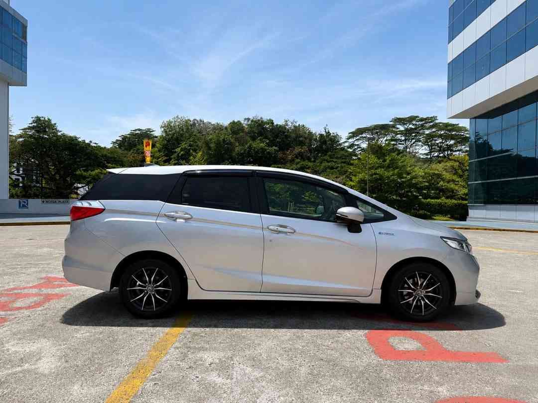 Honda Shuttle Hybrid 1.5 (A) (Category: Used Cars) located in Singapore. Submitted by sgcarchoicewc (Listing ID 1458549243, Image 3). Description: Sales Contact: Casper Lim tel:90687290 .