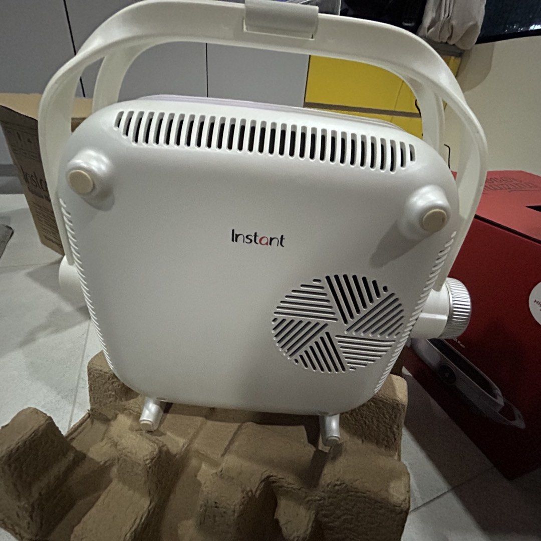 Instant Foldable Multicooker (Category: Cookers) located in Marikina City. Submitted by anythindahan (Listing ID 1458523803, Image 2). Description: Original and brand new with box RFS: duplicate item, we forgot we already have similar item. Original price 11,495 Selling for 8,000 Pick up location: Concepcion Dos, Marikina City.