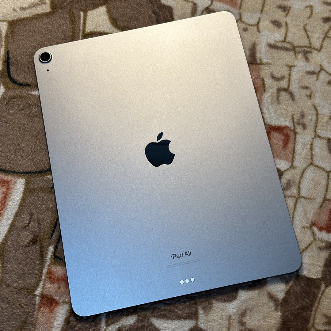 iPad Air M2 13-inch No Issue! (Category: iPad) located in Manila. Submitted by yunnn7104 (Listing ID 1458618304, Image 2). Description: iPad Air 13-inch 128GB M2 Chip WiFi Only no issue/all functions working no history of repair/all parts original updated latest iPadOS (26) 91 original battery health working face id, true tone, etc in very good condition (see pics) 32,500 only inclusions: unit, charger cord, and case Location; Makati City, can do