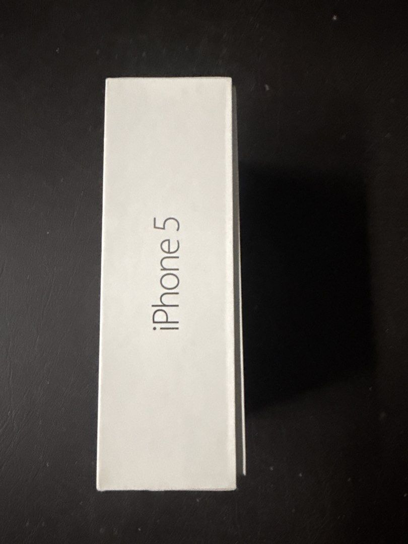 iPhone 5 Empty Box Only (Category: Others) located in Paranaque City. Submitted by goldboxph (Listing ID 1458580894, Image 3). Description: White .