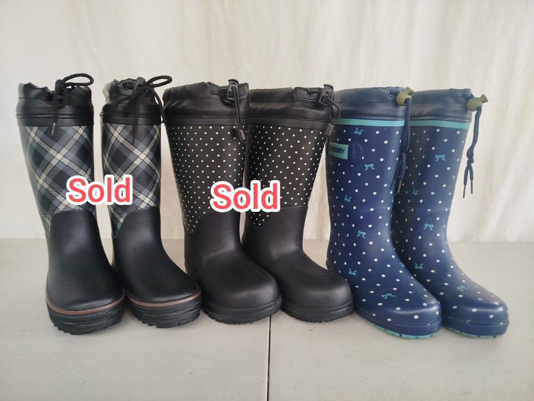 Japan 20cm Rainboots / Bota - Various Patterns 350pesos each (Category: Boots) located in Bulacan. Submitted by amarijapansurplus (Listing ID 1454620905, Image 1). Description: 📌as is 📌WYSIWYG 📌First to pay basis 📌Auto pass sa COD iwas scam sa part ko 📌MOP: GCASH 📌MOD: Pick-up, Lalamove (motorcycle) or J&T/Flash Express/SPX Express 📌Loc. Panginay, Balagtas, Bulacan 🇯🇵AMARI Japan Surplus🇯🇵.