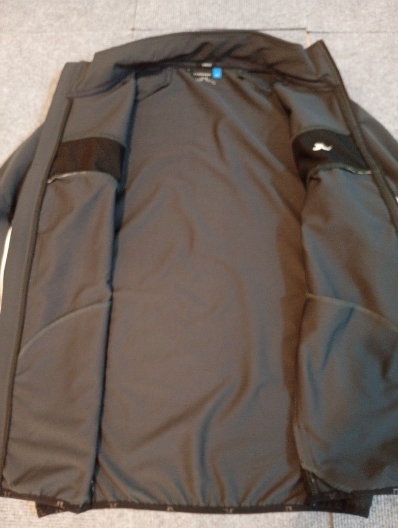 j.lindeberg Slim Fit Jacket (Category: Coats, Jackets and Outerwear) located in Cebu City. Submitted by jeanyrose46 (Listing ID 1458663943, Image 2). Description: - J.Lindeberg Jacket - Slim Fit - Color: Dark Grey with Black Panels and White Piping - Full Zip Front - Two Inner Pockets - Made in Thailand - Material: 90% Polyester, 10% Elastane.