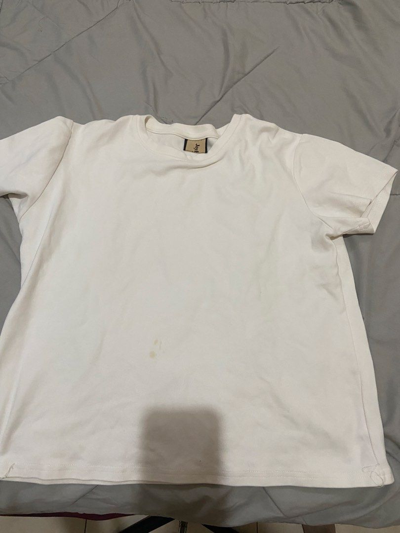 Joybasic tee (Kategori: Atasan) berada di Jakarta Selatan. Dikirim oleh prelovedbyangelinah (ID iklan 1458640920, Gambar 1). Deskripsi: .