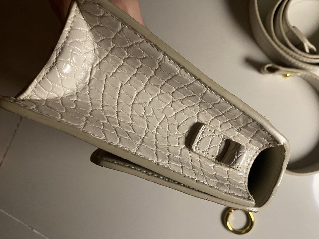 JW PEI Mini Flap (Category: Luxury Bags & Wallets) located in Manila. Submitted by sellingformybrother (Listing ID 1458653430, Image 2). Description: brand new price is 5,700 used bag only selling for my brother's cancer medication has obvious flaws being used still structured and looking new negotiable.