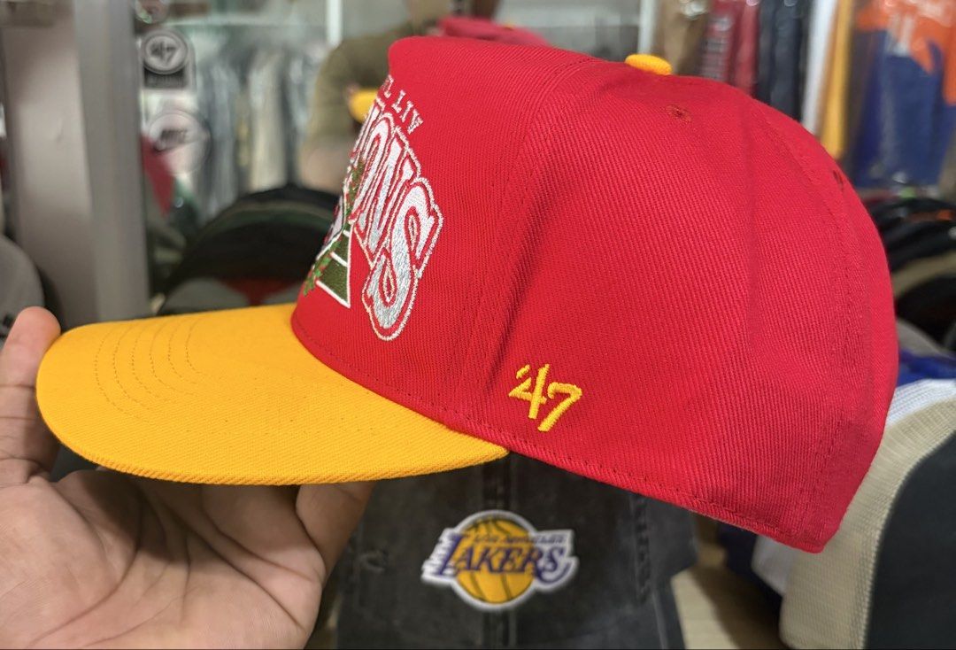 Kc Chiefs snapback hat (Category: Caps & Hats) located in Pinamalayan. Submitted by danilotubero08 (Listing ID 1458618135, Image 3). Description: Silver stictching snapback.