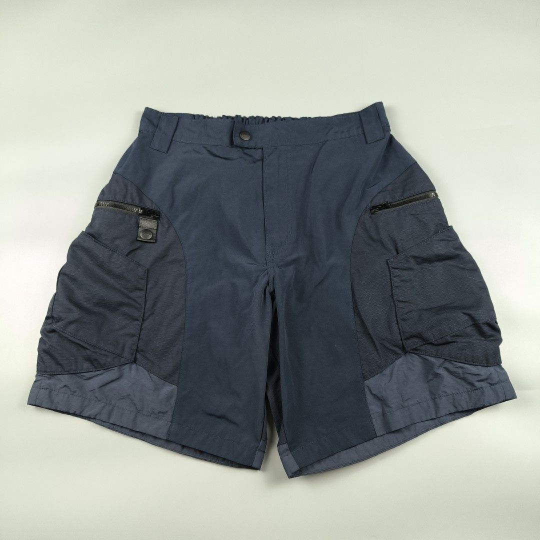 LAKH SUPPLY Hexagon Cargo Short (Men's) (Category: Shorts) located in General Mariano Alvarez. Submitted by rammrtnz (Listing ID 1458619361, Image 1). Description: LAKH SUPPLY Hexagon Cargo Short (Men's) Multiple pocket Magnetic closure side pocket Size XS on tag Actual measurement: Waist - 30inches laid flat stretch to 32inches Length - 18.5inches Note: Missing belt Overall excellent condition Php1280+shipping fee Mode of payment: Via Gcash/Maya