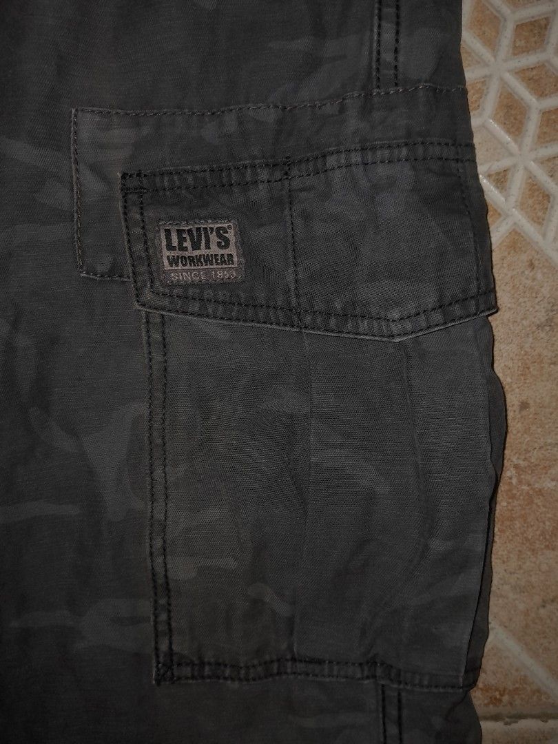 levis.cargo CAMOU JEANS 6 POCKET (Category: Jeans) located in Alburquerque. Submitted by zkethrifter (Listing ID 1458504609, Image 2). Description: VERYGOOD CONDITION NO ISSUE DM!.