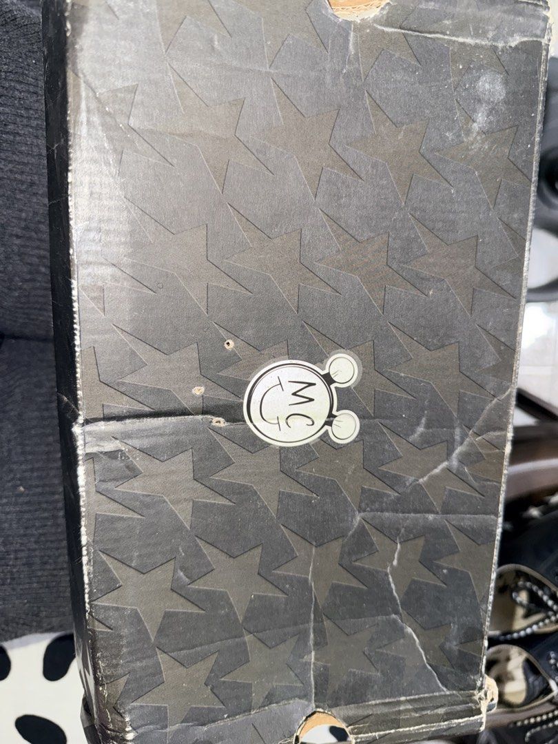 LIMITED EDITION MILEY CYRUS X CONVERSE SIZE 8-US (Category: Sneakers) located in Manila. Submitted by mhdolly_collector (Listing ID 1458557907, Image 2). Description: Reservation fee:100 (non-refundable if cancelled but deductible to final payment) Original price was 5k-6k Selling for 3,000 (negotiable price) Sinukat lang, never been used outside Feel free to ask questions!.