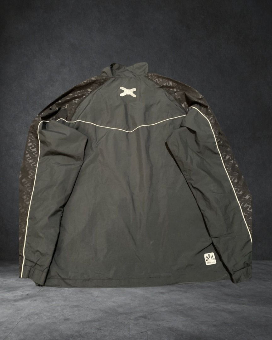 Li-Ning Black Track Jacket (Category: Coats, Jackets and Outerwear) located in Las Pinas. Submitted by w_thriftz (Listing ID 1458688143, Image 2). Description: W 23 L 28 Issue Hole in Left sleeve, tiny holes front area.