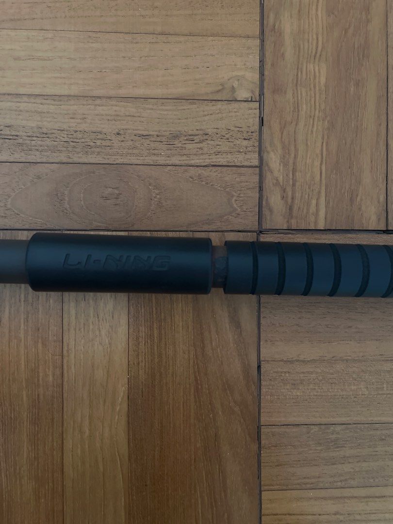 Li-ning pull up bar （分類：其他運動配件）位於 Hong Kong。 由 cgwxjn 提交（商品編號 1458514799，圖片 2）。簡介： Li-ning pull up bar. Adjustable length。