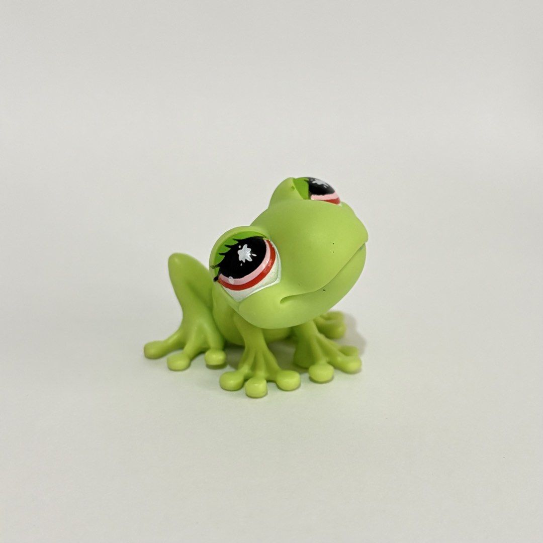 Littlest Pet Shop Green Lizard (Category: Figurines & Statues) located in Manila. Submitted by bababoa (Listing ID 1458544548, Image 1). Description: Good condition, rare LPS Delivery can be made through J&T. Payment can be made via GCash. Feel free to send me a message for more information! .