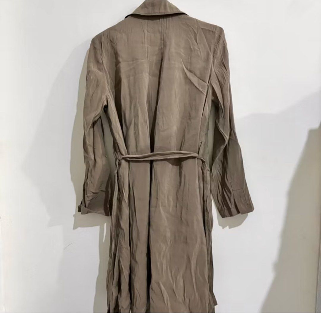 Long Outer Tali (Kategori: Atasan) berada di Jakarta Utara. Dikirim oleh preloved_shelshop (ID iklan 1458664310, Gambar 2). Deskripsi: Preloved LD: All size Panjang: 92 cm *minus terdapat jahitan di bagian belahan samping bawah seperti tertera di slide ke-7.