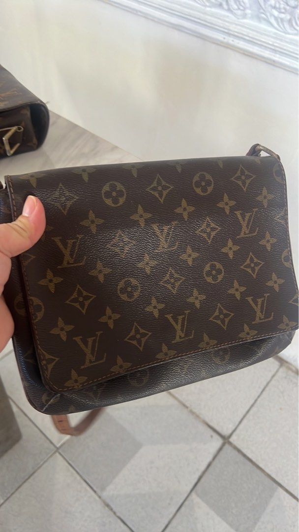 Louis Vuitton Monogram Vintage Sling Bag (Category: Luxury Bags & Wallets) located in Caloocan City. Submitted by thriftwithriexx (Listing ID 1458534346, Image 1). Description: Coded: yes Source: vintage thrift shop Status: vintage Concern: well used, .