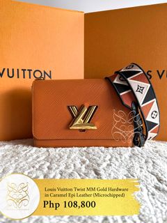 (Category: ) located in . Submitted by belles_lux_closet (Listing ID 1458524534, Image 1). Description: .