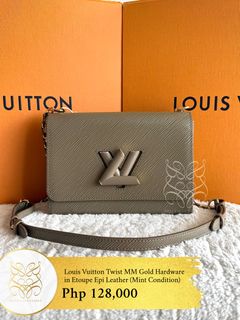 (Category: ) located in . Submitted by belles_lux_closet (Listing ID 1458516530, Image 1). Description: .