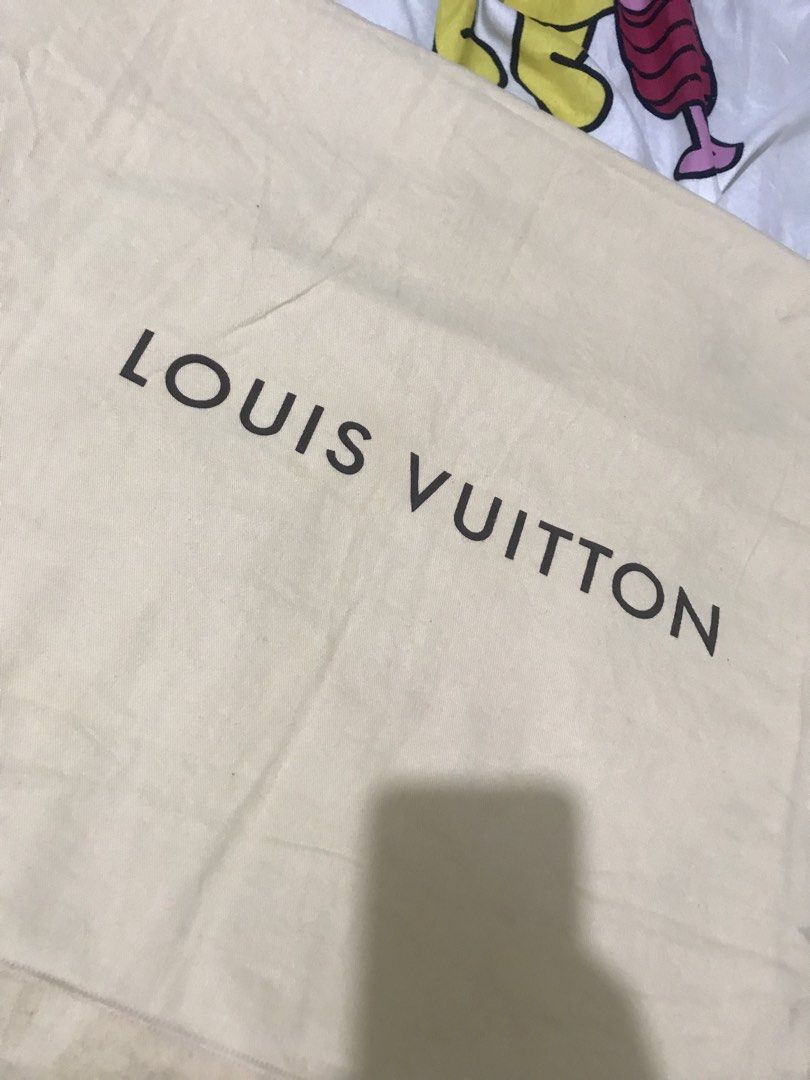 LV malaki (Category: Laundry Baskets) located in Calamba. Submitted by stashandfinds (Listing ID 1458599670, Image 2). Description: Dustbag malaki ding laki ng unan Need labahin may mantsa laba lang X sensi Walang sira need lang labahin wahsable mantsa Sf j&t.