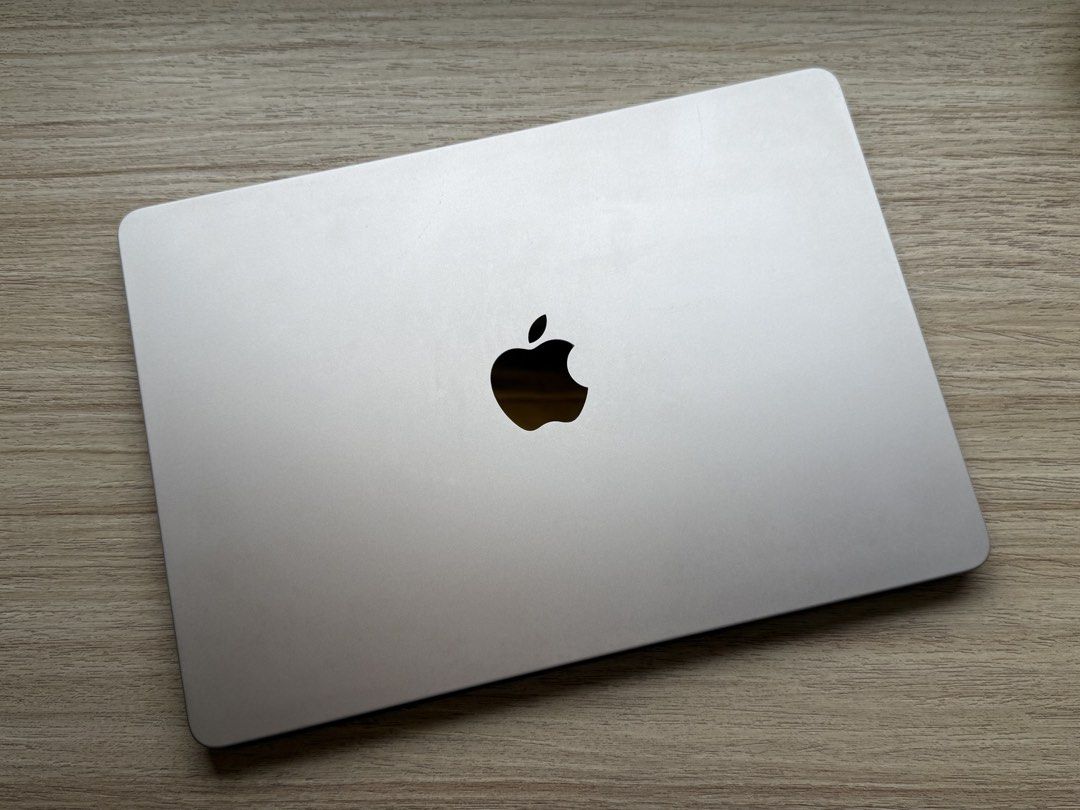 MacBook Air M3 Starlight 2024 (Category: Laptops & Notebooks) located in Makati City. Submitted by jaydee26_ (Listing ID 1458583533, Image 3). Description: MacBook Air 13inch 2024 model M3, 8gb memory, 256gb storage 98% battery capacity MacOS Tahoe 26.6.2 Starlight with Box, charger & cable. for sale for swap macbook + cash for swap defective macbook + cash for swap iphone + cash meet up.