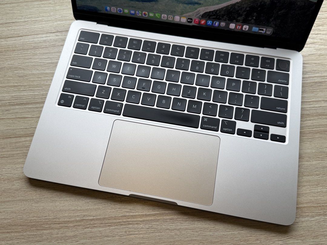 MacBook Air M3 Starlight 2024 (Category: Laptops & Notebooks) located in Makati City. Submitted by jaydee26_ (Listing ID 1458583533, Image 2). Description: MacBook Air 13inch 2024 model M3, 8gb memory, 256gb storage 98% battery capacity MacOS Tahoe 26.6.2 Starlight with Box, charger & cable. for sale for swap macbook + cash for swap defective macbook + cash for swap iphone + cash meet up.