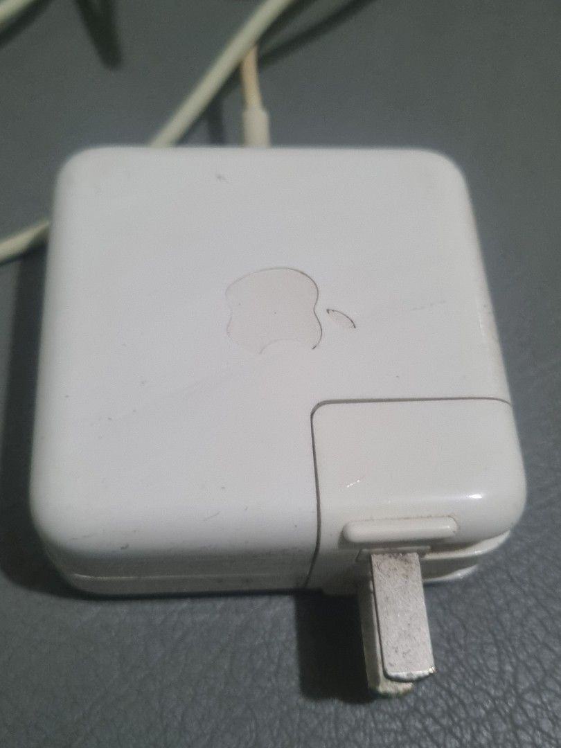 Macbook Magsafe 2 45w power adapter A1436 (Category: Chargers) located in Silang. Submitted by samflores2k4t7 (Listing ID 1458668239, Image 2). Description: for sale Macbook Magsafe 2 45w power adapter A1436 magnetic connector charger for older model of macbook tested with power indicator issue may repaired par s wire may tape.
