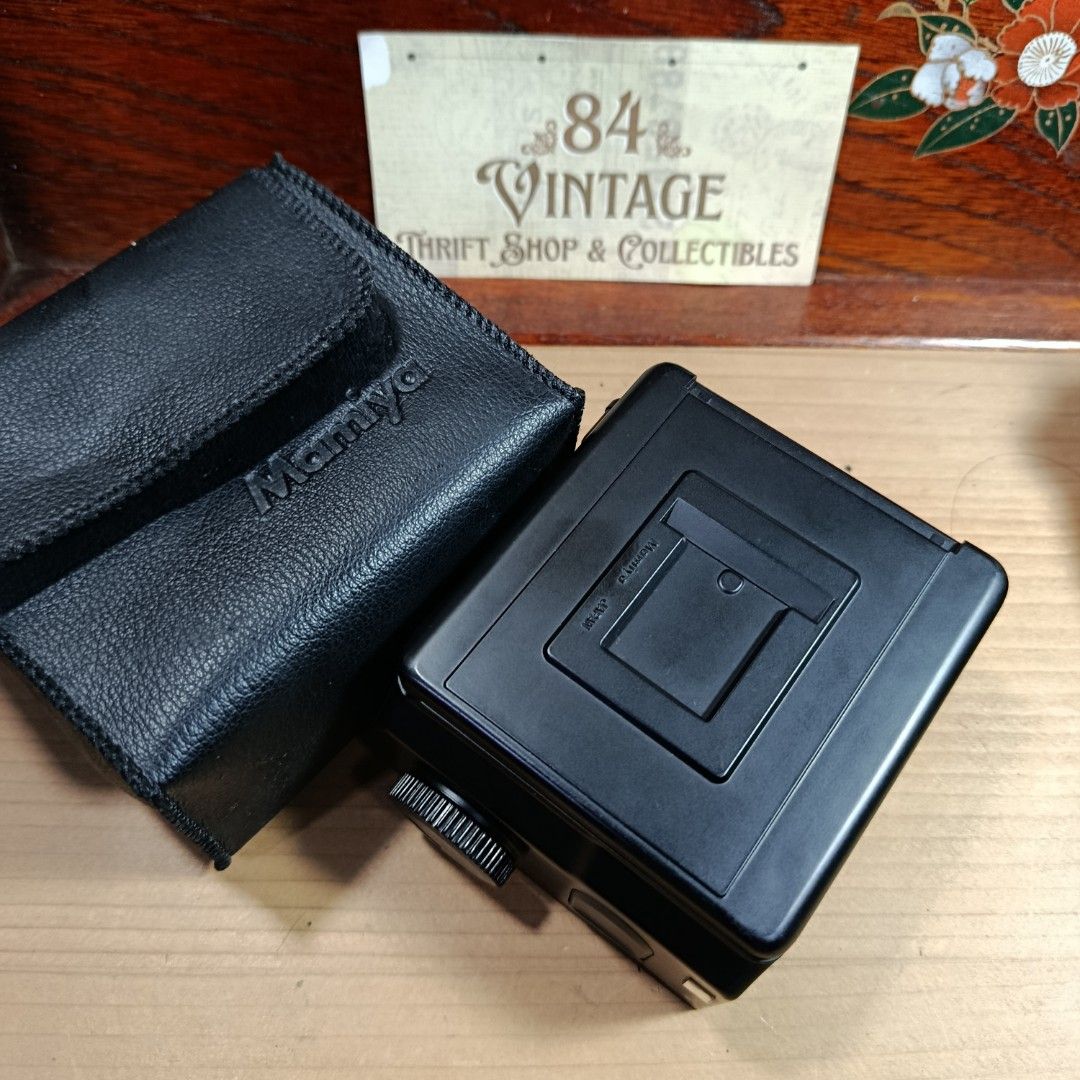 Mamiya 120 Back (Category: Cameras) located in Las Pinas. Submitted by 84vintage (Listing ID 1458654826, Image 2). Description: Mamiya 120 Back looks Unused / New with original pouch. Please examine actual photos here as they are part of the description. Gcshmop and Lalamov.
