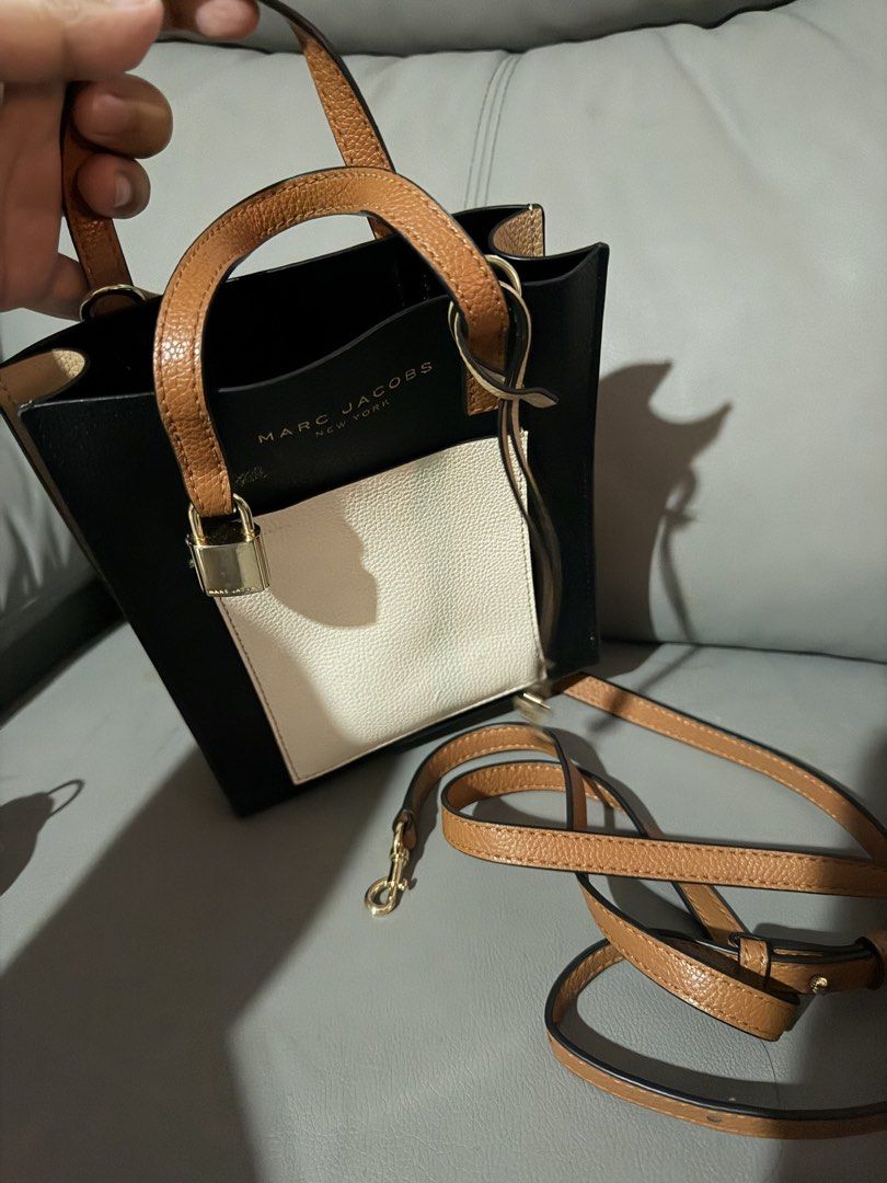 Marc Nacobs Micro Tote (Category: Tote Bags) located in Bulacan. Submitted by adethangeles (Listing ID 1458562461, Image 3). Description: For sale only Complete with care card and tag.