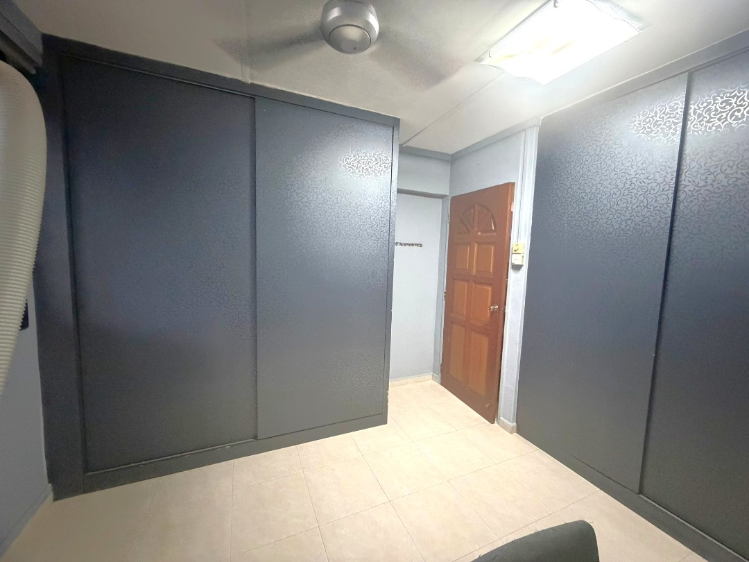 (Category: ) located in . Submitted by your_rental_specialist (Listing ID 1458538442, Image 1). Description: .