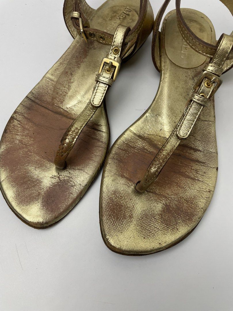 Max Mara Gold Metallic Leather T-Strap Flat Sandals (Category: Sandals) located in Manila. Submitted by rdtp2 (Listing ID 1458518437, Image 3). Description: size 35 sign of usage good condition 9/10.