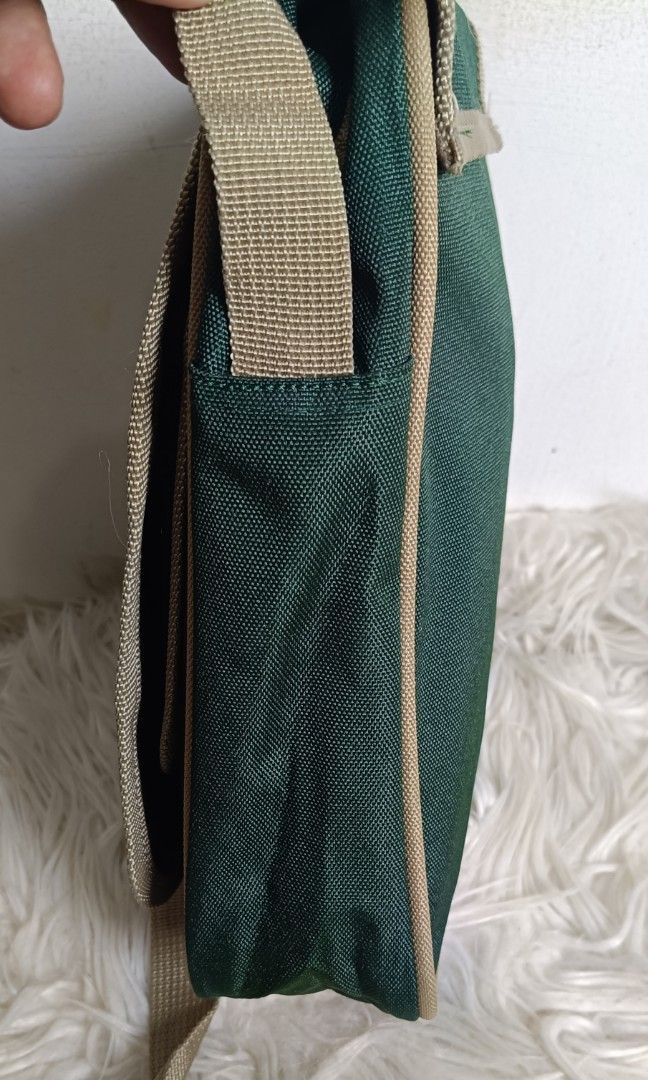 Men's Sling Bag (Category: Sling Bags) located in Davao. Submitted by roxy0404 (Listing ID 1458641897, Image 3). Description: ukay source like new size length 6.5 inches height 9.5 inches width. 2.2 inches.