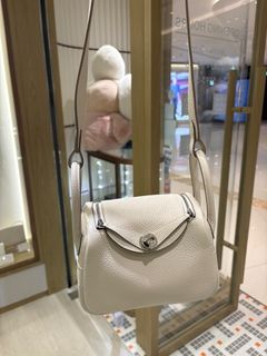 （分類：）位於 。 由 diva_boutique208 提交（商品編號 1458519265，圖片 1）。簡介： 。