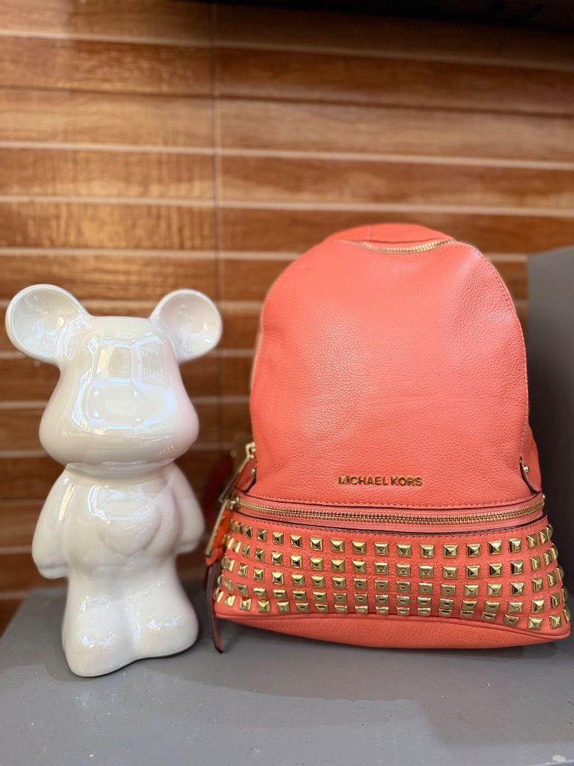 MK Backpack (Category: Backpacks) located in Bacolod City. Submitted by luxxcollectionsbytetz (Listing ID 1458659318, Image 1). Description: Original 💯.