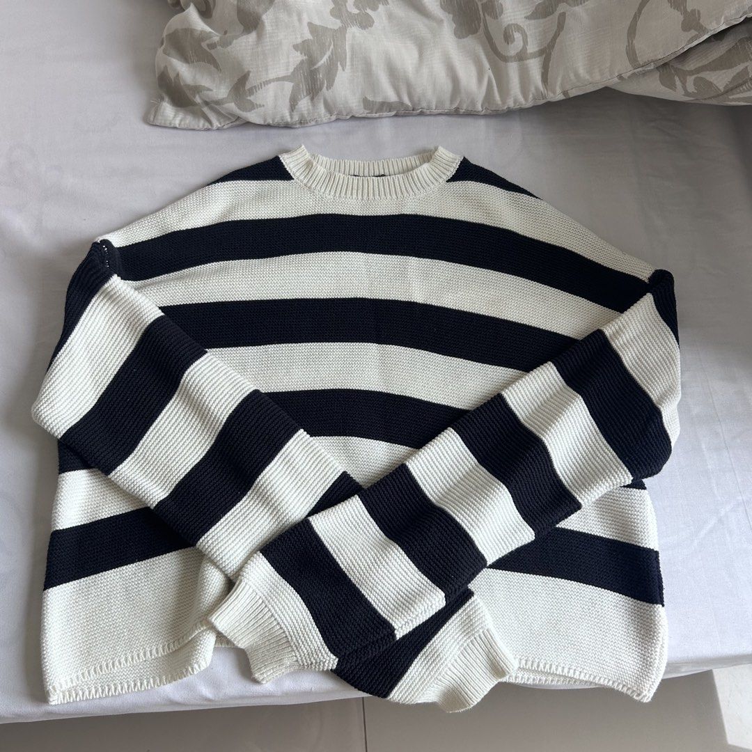 Moon & Madison Striped Knit Crop Sweater (Category: Coats, Jackets and Outerwear) located in Manila. Submitted by chloemapa (Listing ID 1458593070, Image 1). Description: - Brand: Moon & Madison - Color: Black and White Stripes - Style: Knit Sweater - Neckline: Crew Neck - Sleeves: Long Sleeves - Fit: Relaxed - Features: Super comfy, versatile, great for layering - Size: Medium (M) so flattering on body! good cond! used once rfs: decluttering.