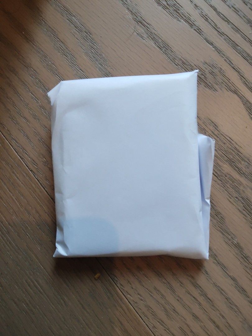Mystery packs （分類：原色卡片）位於 Hong Kong。 由 fstgordon02598 提交（商品編號 1458523807，圖片 1）。簡介： 20 common card 10 holo and 3 random rares V EX SR SAR CHR CSR 。