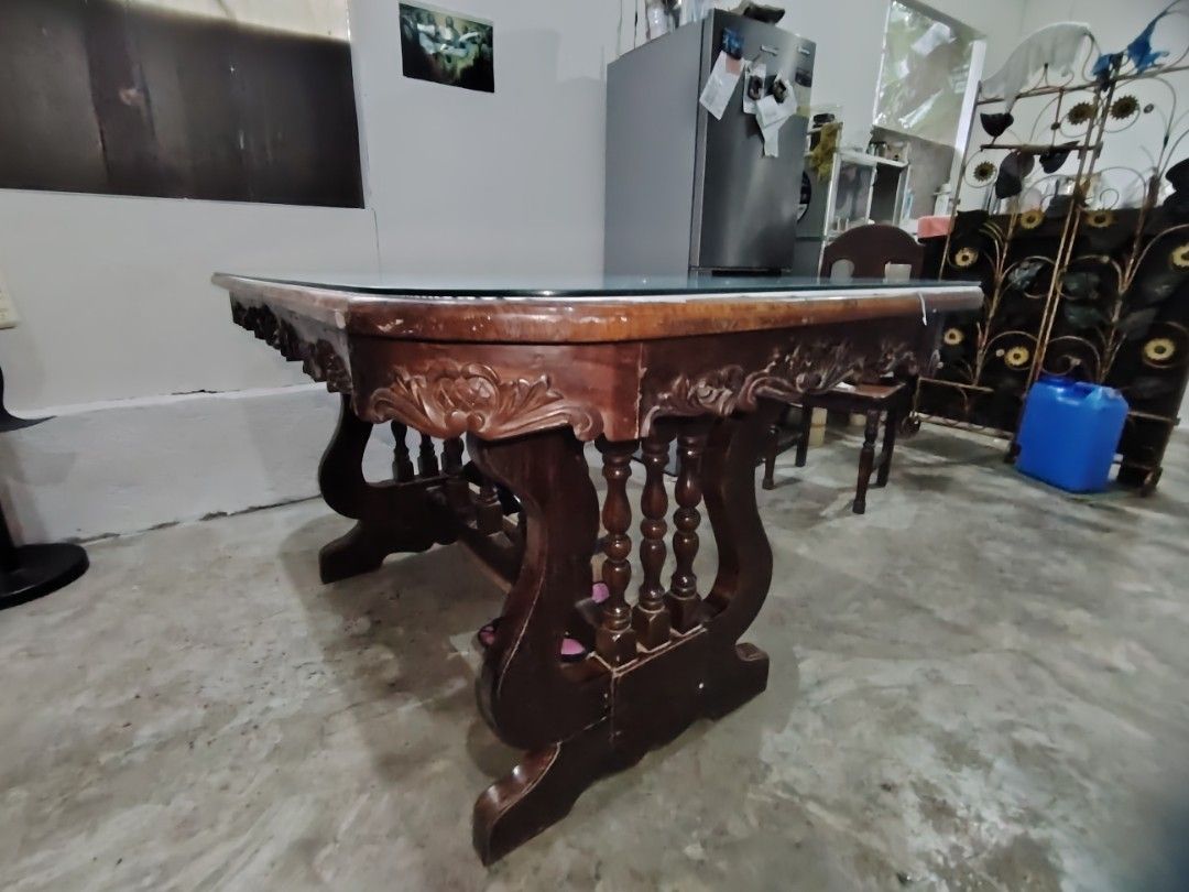 Narra Tuguegarao Vintage Table (Category: Tables & Sets) located in Manila. Submitted by arnie713 (Listing ID 1458548896, Image 3). Description: Narra Tuguegarao 1992 Vintage Table ₱18500 + Mirror ₱1500 = ₱20,000. 00 (₱18.5k nlang) 5 chairs included sorry price on image unrevised due to mirror text me your intention then call me let's talk 0976 617 5812.