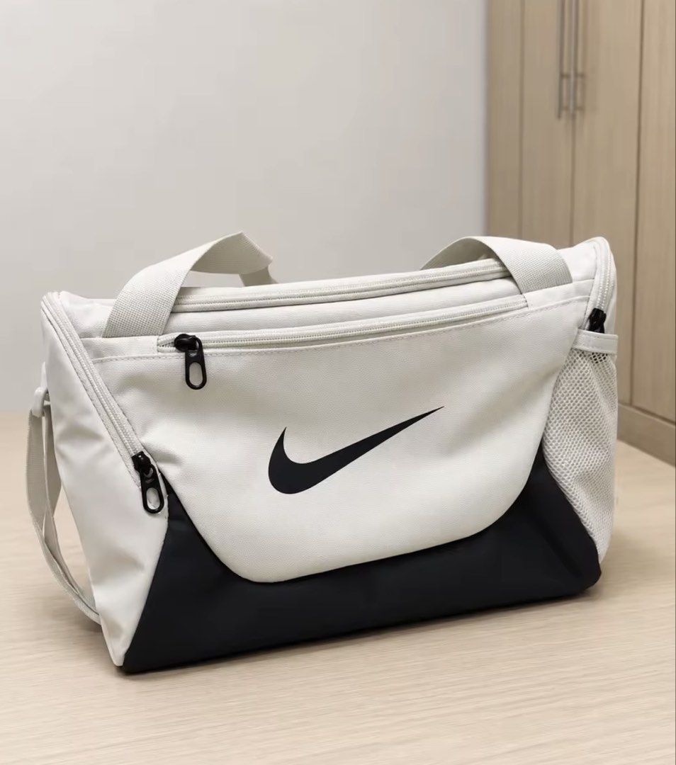 Nike Brasilia Training Duffel Bag (Extra Small, 24L) LOW (Category: Belt bags, Clutches and Pouches) located in Las Pinas. Submitted by itsabigailc (Listing ID 1458673557, Image 1). Description: selling low!! srp is 1895 perfect to use as a gym bag 100% authentic Nike rfs: duplicate order.
