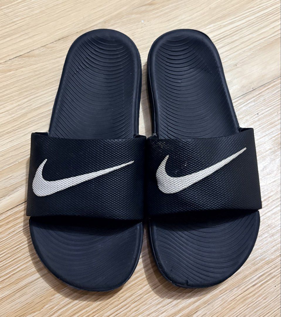 Nike kawa slides us 4 (Category: Babies & Kids Fashion) located in Koronadal. Submitted by bulilitfam (Listing ID 1458503957, Image 1). Description: Ukaysource Sign of usage —-outsole Unisex Size us 4 Insole 23cm Eur 35-36.