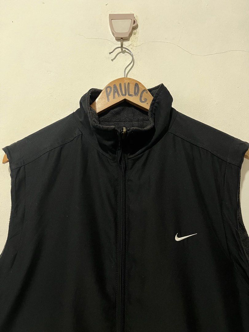 Nike Vest Reversible Fleece inside (Category: Vests) located in Malolos. Submitted by paulogalan77273 (Listing ID 1458684854, Image 3). Description: Nike Vest Reversible Fleece inside - Condition: Excellent Color rate: 10/10 Size: Large Width: 22 Length: 28 - Location: Malolos Bulacan Courier: J&T / LALAMOVE / LBC.