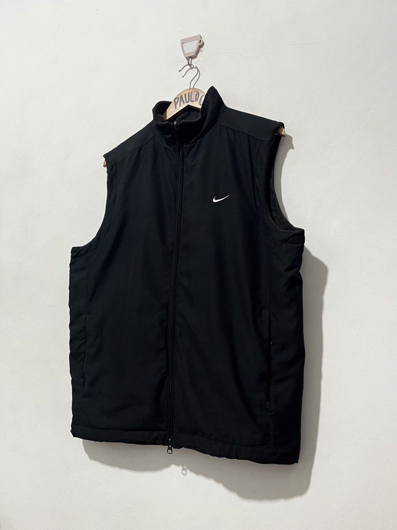 Nike Vest Reversible Fleece inside (Category: Vests) located in Malolos. Submitted by paulogalan77273 (Listing ID 1458684854, Image 2). Description: Nike Vest Reversible Fleece inside - Condition: Excellent Color rate: 10/10 Size: Large Width: 22 Length: 28 - Location: Malolos Bulacan Courier: J&T / LALAMOVE / LBC.