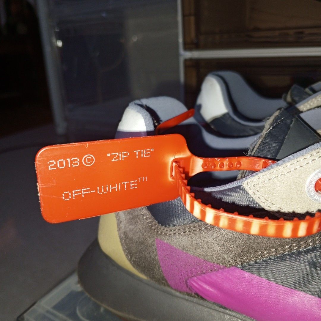 Off-White "ARROW LEATHER-TRIMMED SUEDE" (Category: Sneakers) located in Cavite. Submitted by galingsadamitan (Listing ID 1458585385, Image 2). Description: authentic used just pm me for more photos issue heel drag.