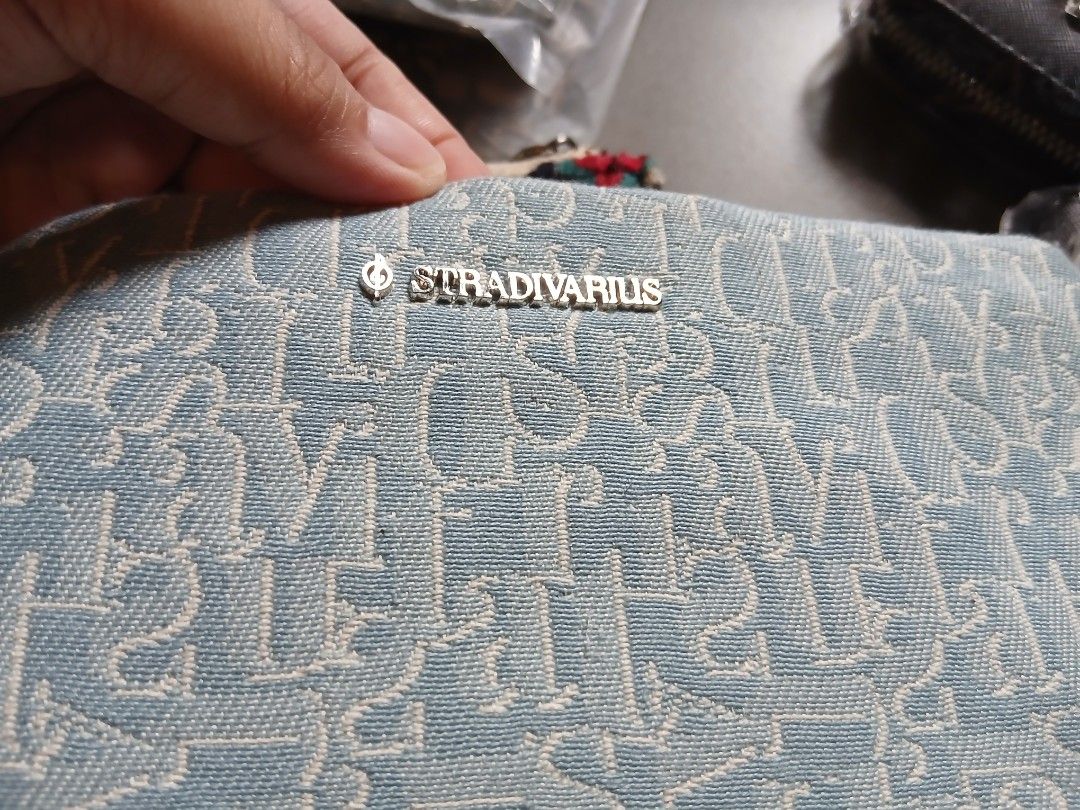 OG stradivarius pouches (Category: Purses & Pouches) located in Calumpit. Submitted by collectionspurses (Listing ID 1458530377, Image 2). Description: gaganda ! denim / canvass texture ! limitid lang! unique finds..