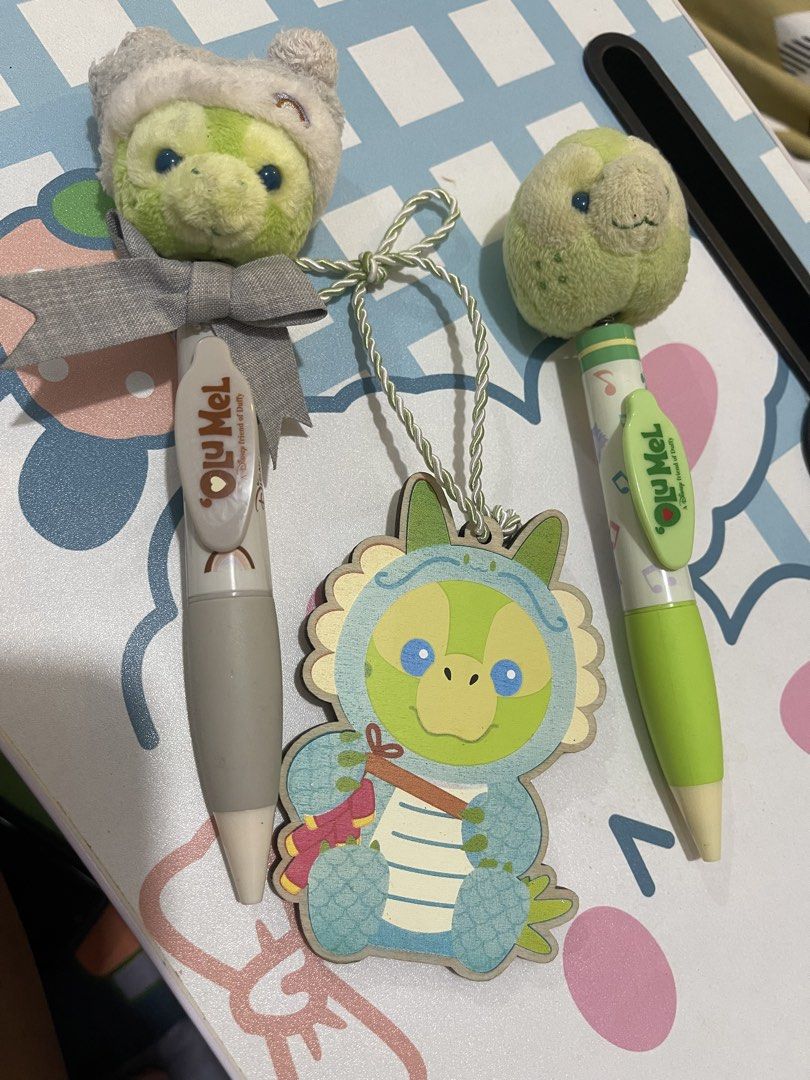 Olumel plush bobblehead pen disney duffy Bundle (Category: Plushies & Soft Toys) located in Cabiao. Submitted by imeon13 (Listing ID 1458680836, Image 1). Description: working both pen.
