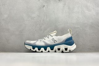 (Category: ) located in . Submitted by khai.uasneakers (Listing ID 1458682561, Image 1). Description: .