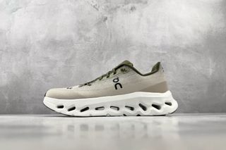 (Category: ) located in . Submitted by shoes_shop. (Listing ID 1458677558, Image 1). Description: .