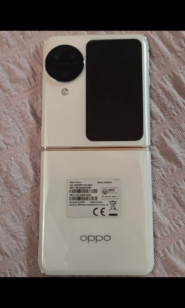 OPPO Find N3 Flip 256GB (Category: OPPO) located in Caloocan City. Submitted by nobleowl_b1e515 (Listing ID 1458508016, Image 1). Description: OPPO Find N3 Flip 12/256GB – FOR SALE ✅ Working properly ✅ Touchscreen working ✅ Cameras and other functions working ⚠️ With line sa middle/crease ng screen (see photos) ⚠️ Selling AS IS 💰 ₱10k RFS: Meron white line sa gitna Meet-up preferred. PM for more details and actual photos. Serious buyers only. 😊