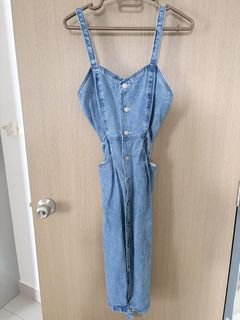 (Category: ) located in . Submitted by cl_closet (Listing ID 1458555625, Image 1). Description: .