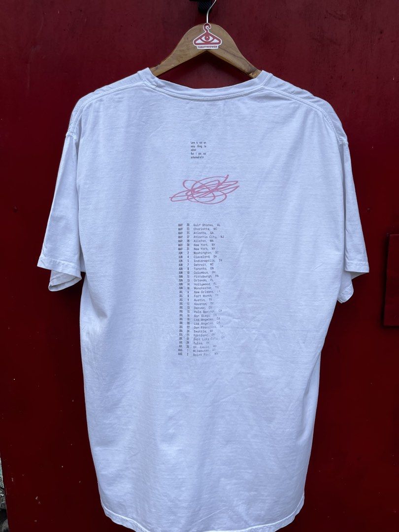 Paramore official tour shirt (Category: Tshirts & Polo Shirts ) located in Cavite. Submitted by thriftniowen (Listing ID 1458685183, Image 2). Description: Paramore official tour merch Size: Large Chest: 21.5 Length: 31 Condition: great Flaws: stain not visible.