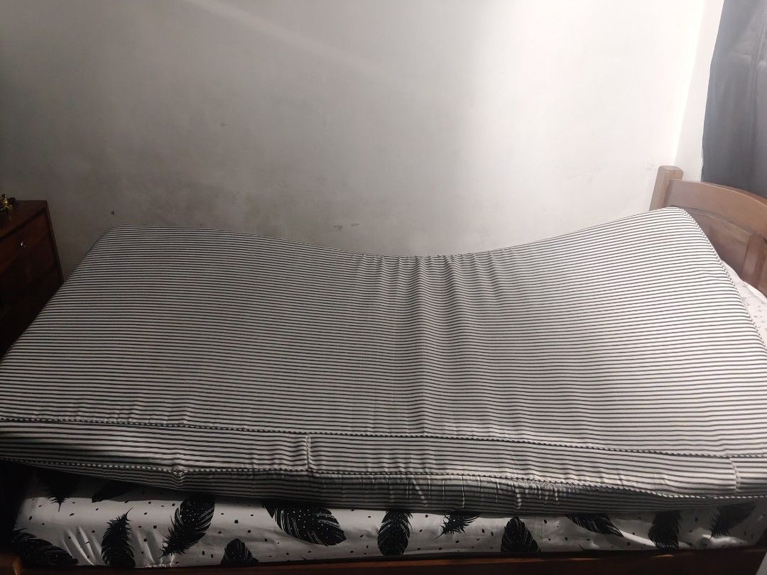 Perma Hard Uratex (Category: Bedding & Towels) located in Valenzuela. Submitted by daniel18980 (Listing ID 1458668212, Image 1). Description: Perma Hard Uratex 36x75 single bed. slight negotiable. Ugong valenzuela along mindanao avenue.
