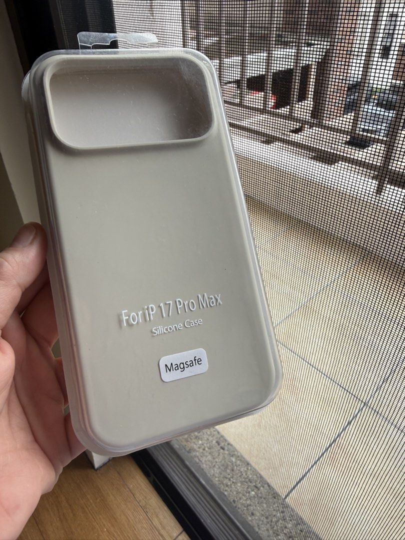 Phone case ( iphone 17 pro max) (Category: iPhone 17 Series) located in Manila. Submitted by ajaypiagv (Listing ID 1458665920, Image 2). Description: Rfs: extra .