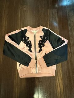 (Category: ) located in . Submitted by dela_plus_fashion (Listing ID 1458630730, Image 1). Description: .